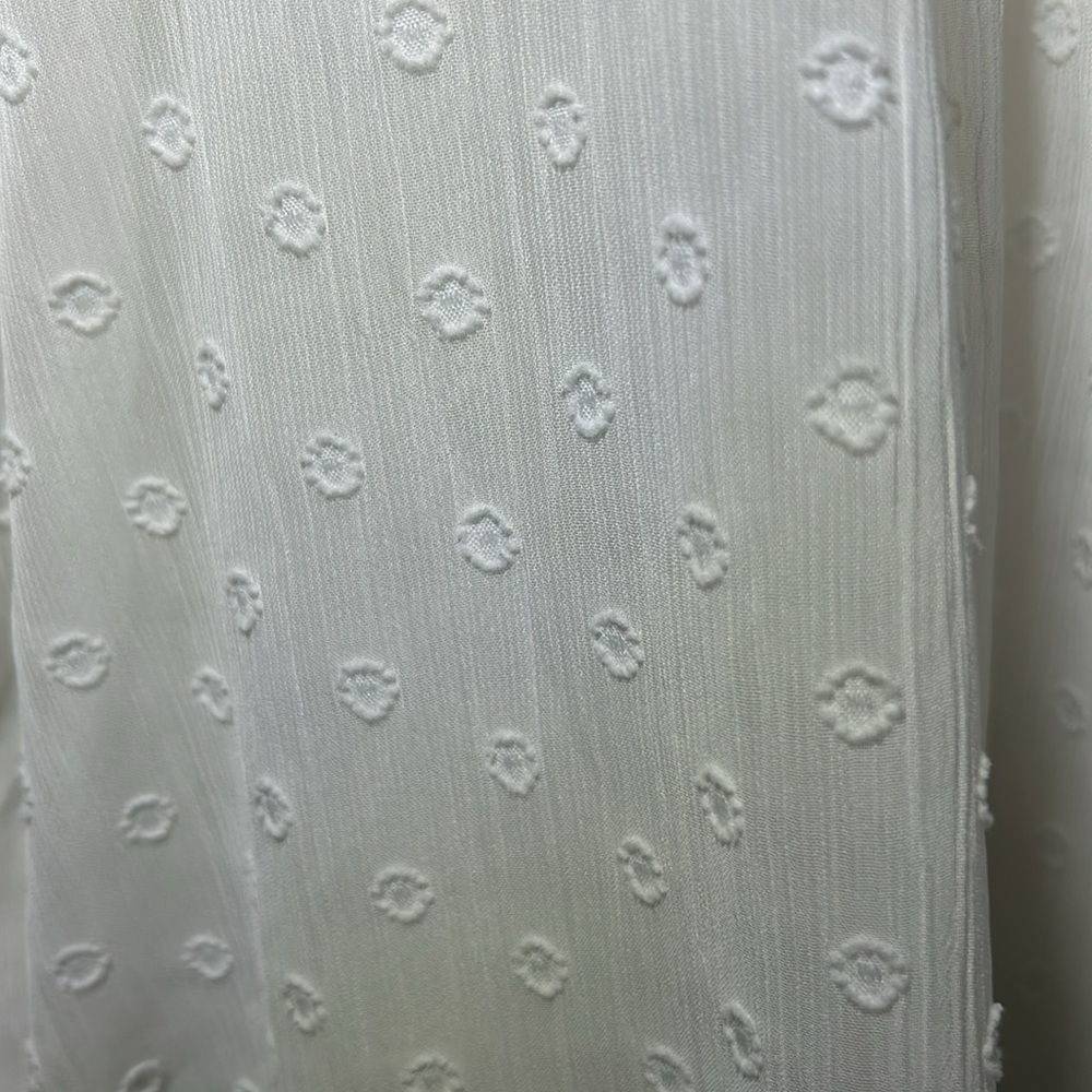 Torrid Chiffon Clip Dot Button-Front Blouse Size 2X NWT - Picture 8 of 11